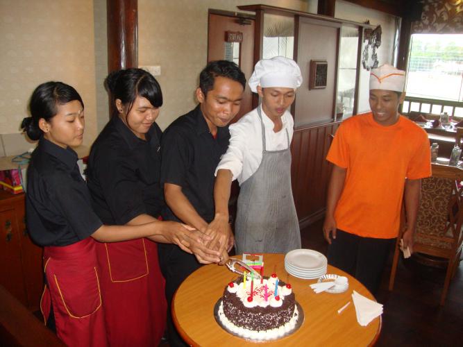 Birth Day Staff, bali indian restaurant, indian food restaurant in bali